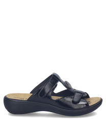 Sandalo elegante in pelle lucida nera con chiusura in velcro per una vestibilità sicura. Suola leggera e confortevole perfetta per l'uso quotidiano.