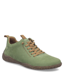 Grüner Halbschuh aus Leder mit brauner Schnürung und robuster Sohle. Der Schuh hat eine glatte Oberfläche und eine Lasche an der Ferse für einfaches Anziehen.