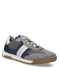 Sneaker in pelle scamosciata grigia e blu con allacciatura. Dettagli bianchi laterali e suola in gomma beige completano il design moderno.