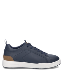 Zapato deportivo azul marino de cuero con cordones. Detalles marrones en el talón y suela blanca resistente.