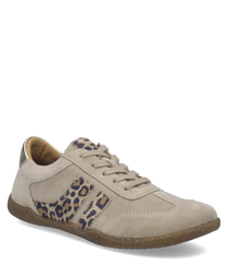 Baskets en daim beige avec motif léopard et laçage. Talon doré et semelle en caoutchouc marron. Élégantes et confortables pour un style chic décontracté.