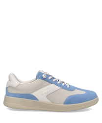Baskets en cuir et textile bleu avec laçage. Semelle beige et design moderne pour un confort optimal.