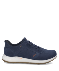 Granatowe sneakersy z zamszu z sznurowaniem prezentują minimalistyczny design. Posiadają białą podeszwę akcentującą nowoczesny wygląd buta.