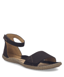 Sandales en cuir marron foncé avec fermeture Velcro pour un ajustement facile. Semelle intérieure confortable et design élégant avec couture apparente.