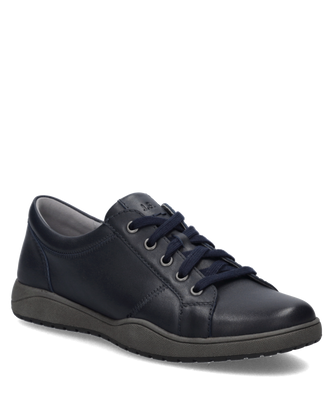 Schwarzer Sneaker mit Schnürung aus glattem Leder. Der Schuh hat eine flache graue Sohle und verstärkte Nähte für zusätzlichen Halt.