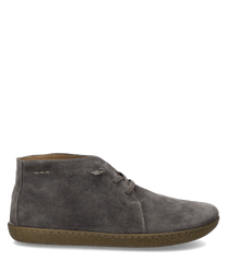 Grauer Halbschuh aus Wildleder mit Schnürung. Schlichte Nahtdetails und robuste Sohle für Komfort und Stil.