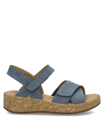 Blaue Sandale mit breiten Riemen und Klettverschluss. Die hohe Sohle in Korkoptik und die Fersenlasche zeigen ein schlichtes Design.