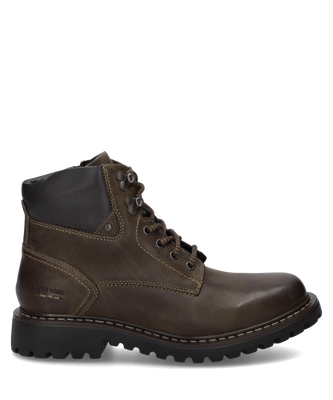 Die Stiefelette ist aus weichem Leder in tiefem Schwarz gefertigt. Sie hat einen praktischen Reißverschluss an der Seite für einfaches An- und Ausziehen.