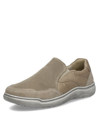 Beiger Slipper aus Textil und Veloursleder mit seitlichen Ziernähten. Die elastische Sohle und der Einstieg ohne Verschluss sorgen für bequemes Tragen.