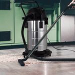 BAUTEC-Industriesauger-80Liter-Hand.jpg