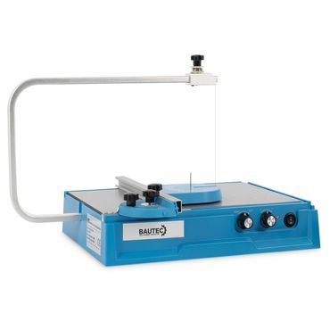BAUTEC Tech-Cutter 3000 im Set mit zwei Schneidbügeln, Fußschalter und 3 Drahtrollen.