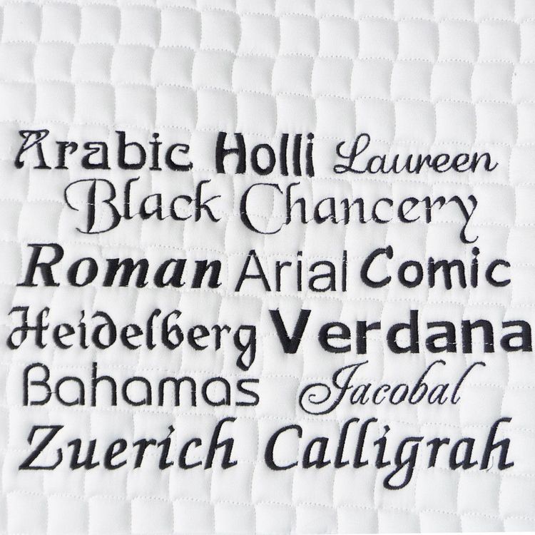 Bestickungs-Service Abschwitzdecke bis zu 10 Buchstaben (Garnfarben-Angebot 1)
