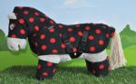 Crafty Ponies Kuscheldecke Set Schwarz Rot Punkt