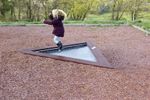 90-2002103-Spielplatz-Trampolin-Triangulum.jpg