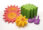 Das WeBlocks Gear Set bestehend aus 14 Einzelteilen