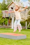 51059-Huepfkissen-outdoor-mit-Kinder--1-.jpg