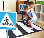 21077-Zebrastreifen-mit-Kinder.jpg