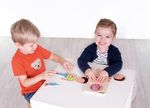 30385-Lagepuzzle-Maedchen-mit-kinder-1.jpg