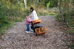 87002-multitrolley-mit-hintgergrund-aussen-mit-Kind-2.jpg