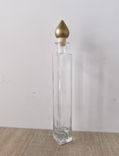 62650-Glasflasche-200-ml-eckig--Verona-mit-Zwiebelstopfen_1.jpg