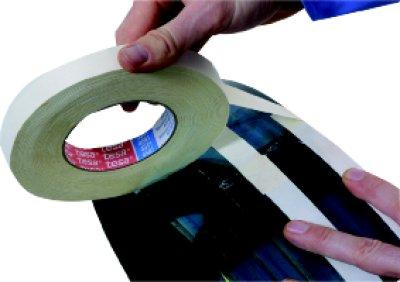 idt108195.jpg Klebeband schwarz Tesaband 4541 50mx25mm