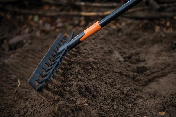 Universal-GartenrechenSolidBeschaffungsartikel