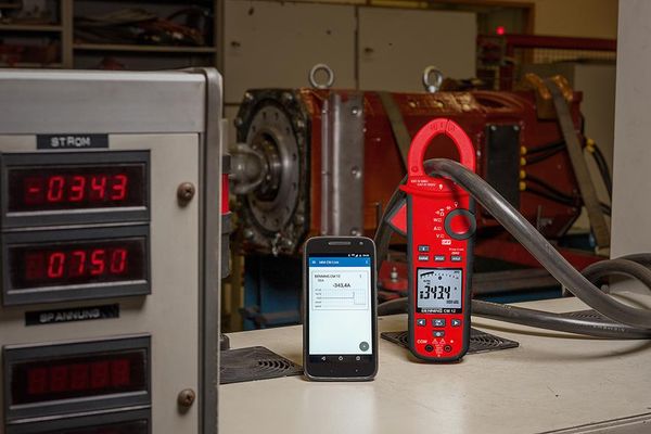 Digital-Stromzangen- Multimeter CM 12 Benning