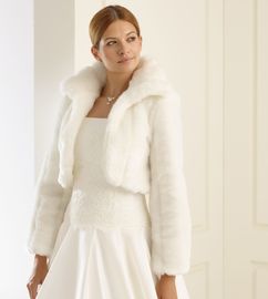 Brautjacke Pelzoptik E20