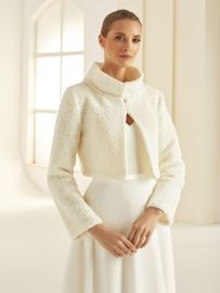 Brautbolero mit gestrickter Wolle