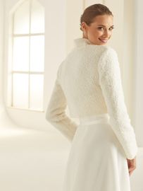 Brautbolero mit gestrickter Wolle