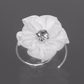 Bianco Evento Curlies mit Blüte und Strass M7-creme