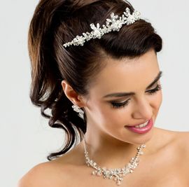 Diadem mit Perlen und Kristallsteinen
