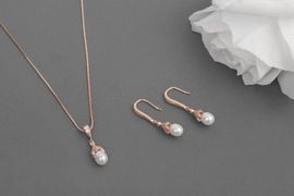 Schmuckset mit Ohrringen