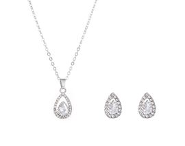 Schmuckset mit Ohrringen
