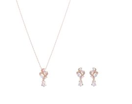 Schmuckset mit Ohrringen