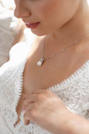 Schmuckset mit Ohrringen