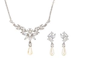Schmuckset mit Ohrringen