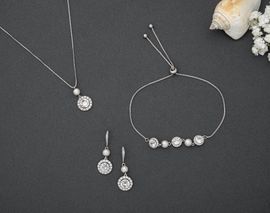 Schmuckset mit Ohrringen und Armband