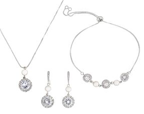 Schmuckset mit Ohrringen und Armband