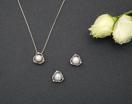 Schmuckset mit Ohrringen