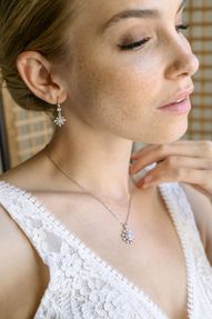 Schmuckset mit Ohrringen