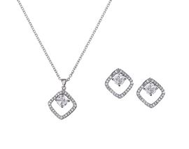 Schmuckset mit Ohrringen
