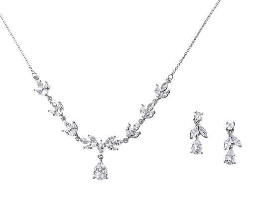 Schmuckset mit Ohrringen