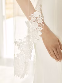 bianco-evento-bridal-veil-S-432--2--min.jpg