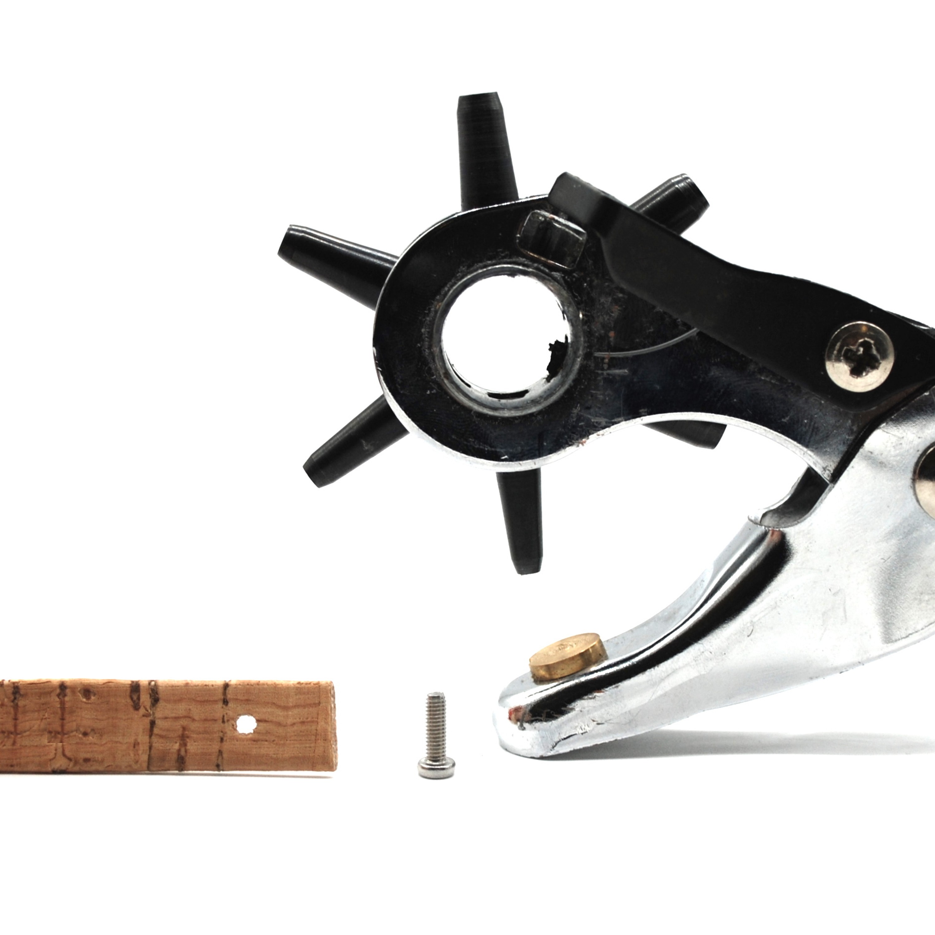 Schraube-mit-Revolver-Lochzange.jpg Schraube-mit-Revolver-Lochzange.jpg