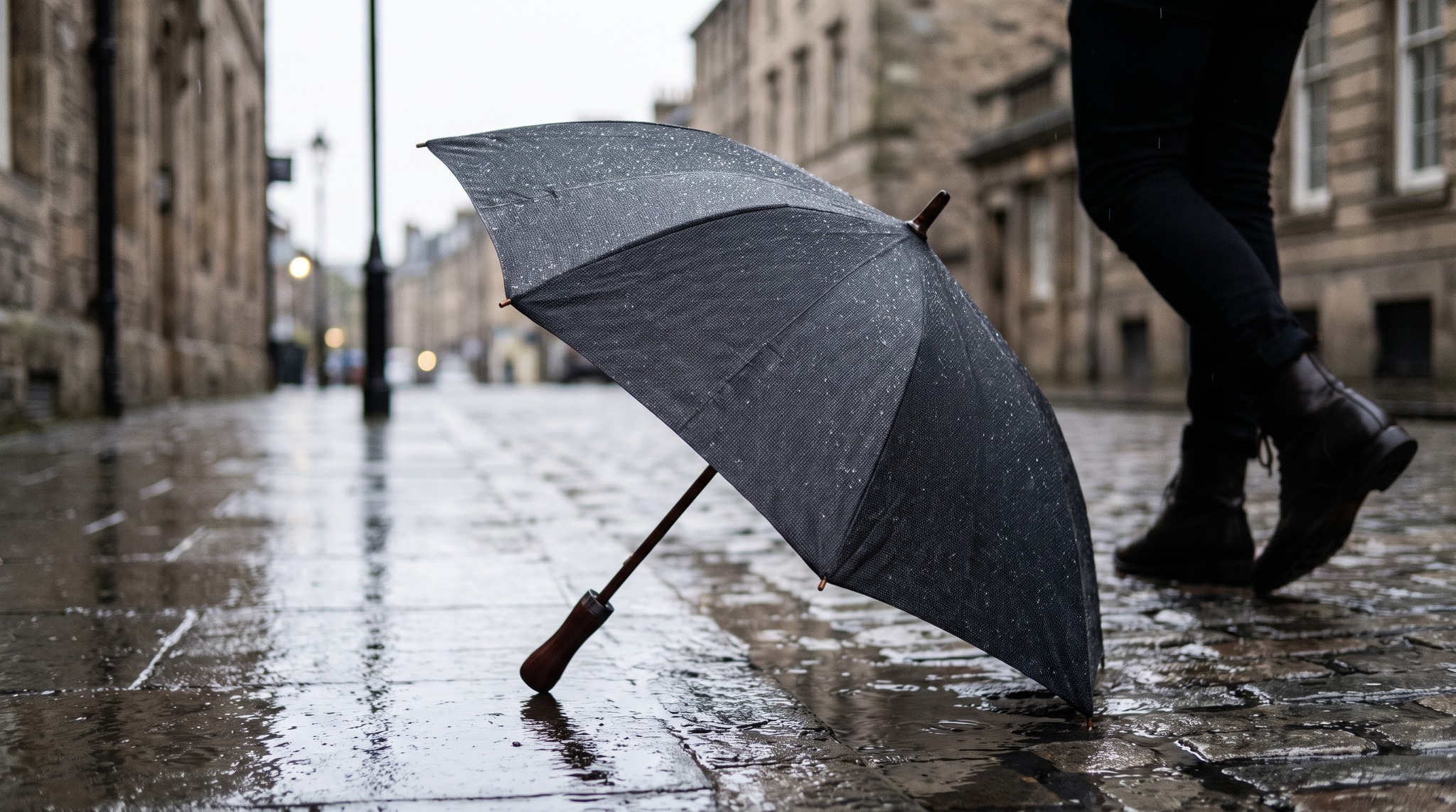 Schirm bei Nieselregen: Wann die Größe übertrieben ist