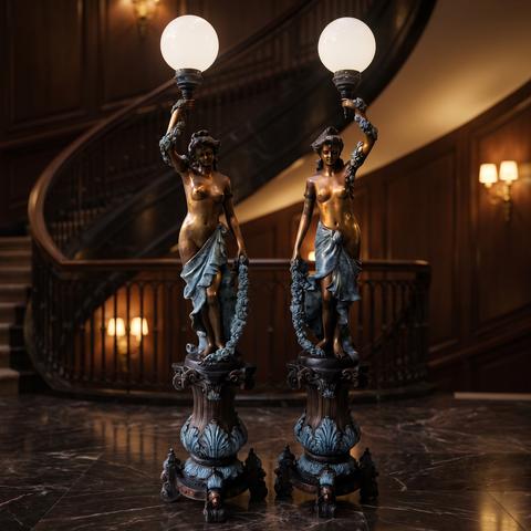 Figure di lusso in bronzo nella hall di un hotel