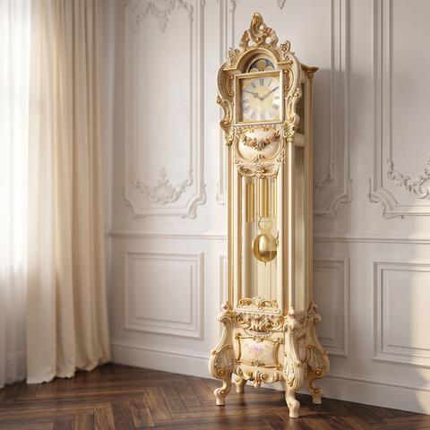 Reloj de pie en crema y oro con péndulo y tallas