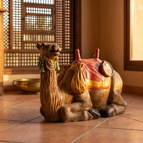Kamel Skulptur mit Sattel im orientalischen Salon