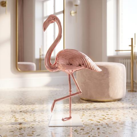 Flamingo Skulptur in Rosegold im hellen Ankleidesalon